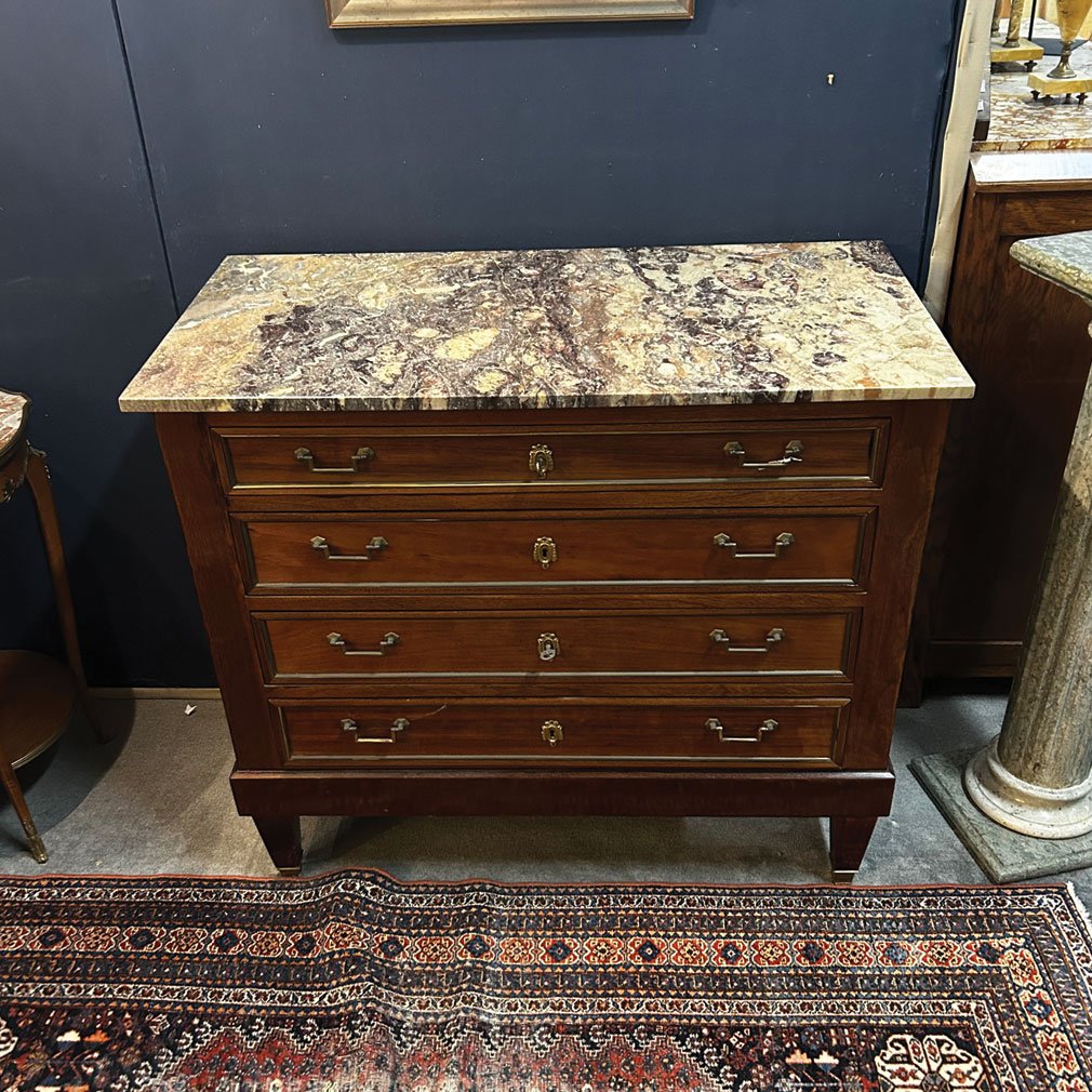Commode française Directoire des années 1920 en acajou, à 4 tiroirs, avec plateau en marbre-photo-2