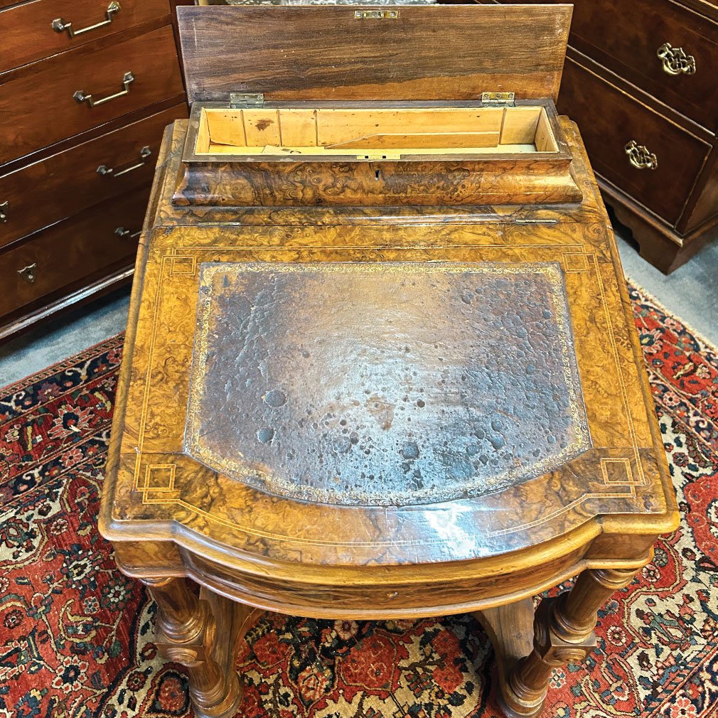 English Davenport Walnut Desk, Victorian Period Circa 1850-photo-3