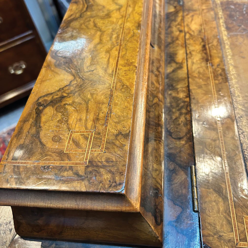 English Davenport Walnut Desk, Victorian Period Circa 1850-photo-1