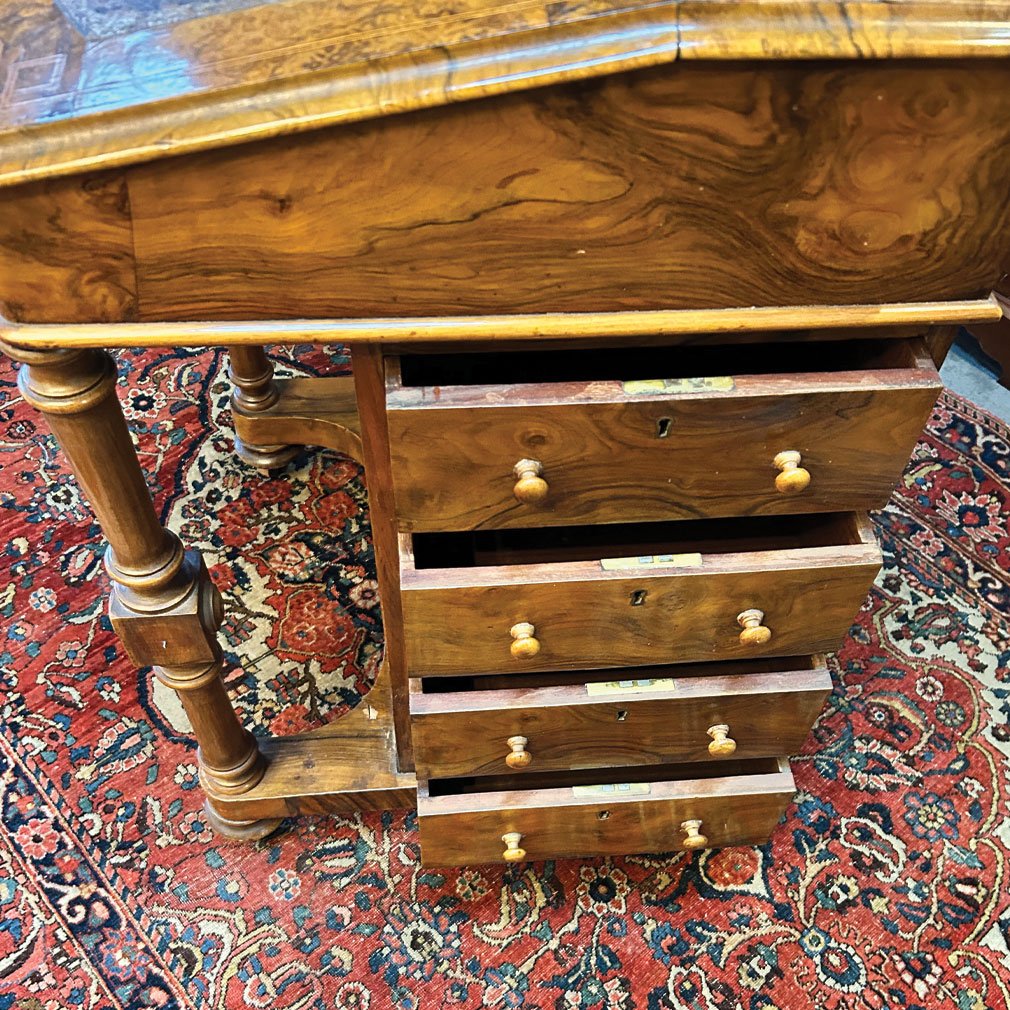 English Davenport Walnut Desk, Victorian Period Circa 1850-photo-2