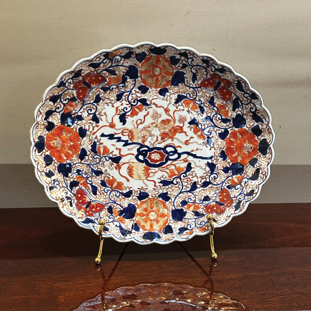 Plat ovale Imari japonais en porcelaine peinte main, années 1920