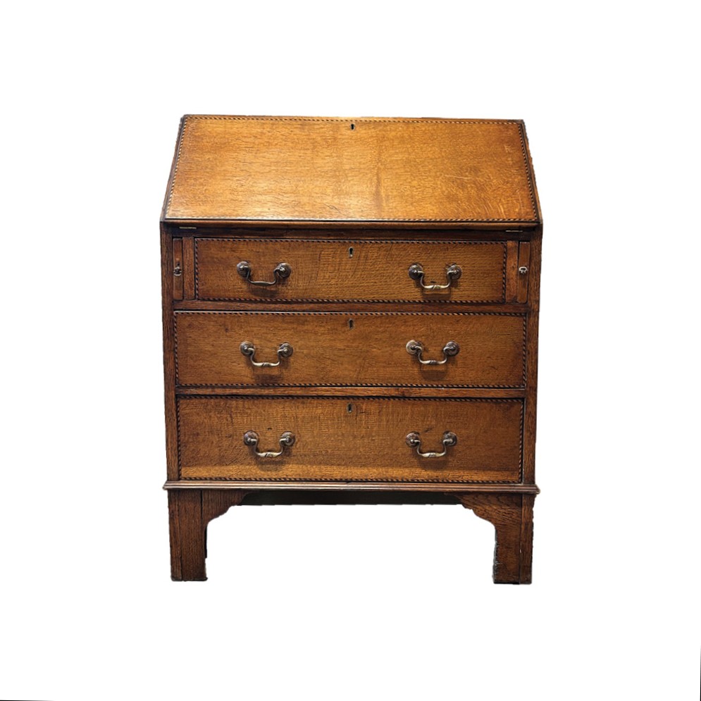 Bureau anglais en chêne à abattant, XIXe siècle