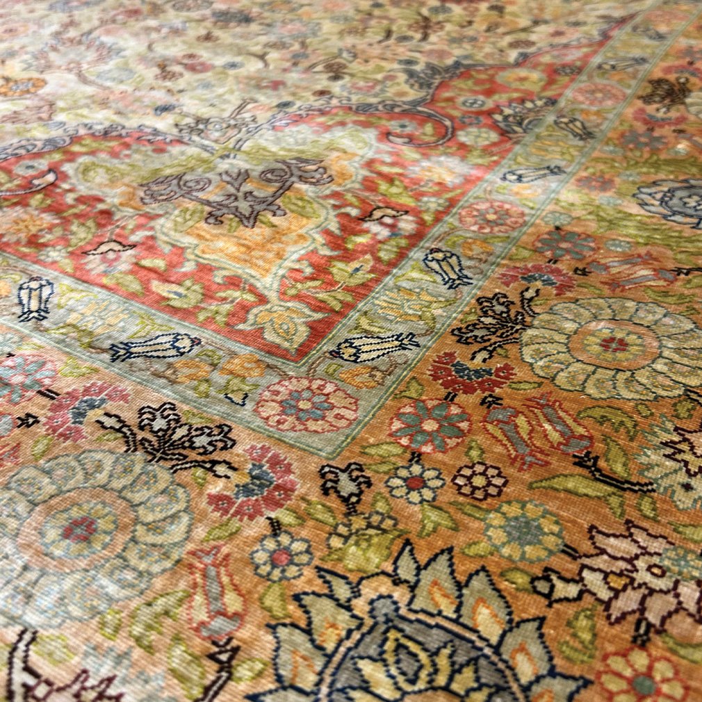 Hereke Carpet In Silk On Silk Signed | Special Design Sultani |very Finely Knotted-photo-4