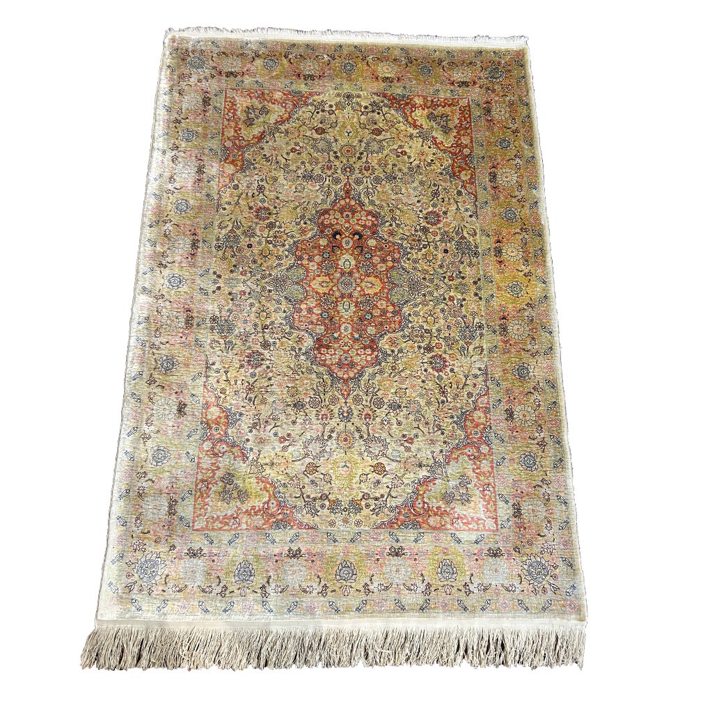 Hereke Carpet In Silk On Silk Signed | Special Design Sultani |very Finely Knotted