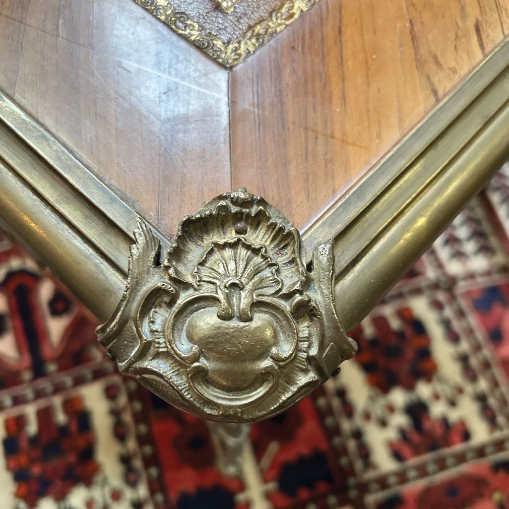 French Louis XV-style Flat Desk With Marquetry And Gilded Bronze-photo-4