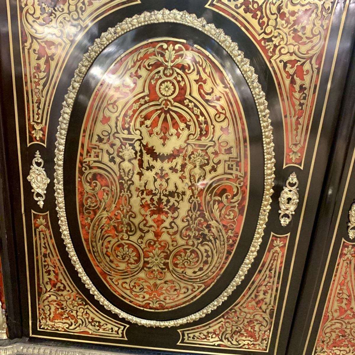 MEUBLE D'APPUI deux portes en marqueterie Boulle-photo-2