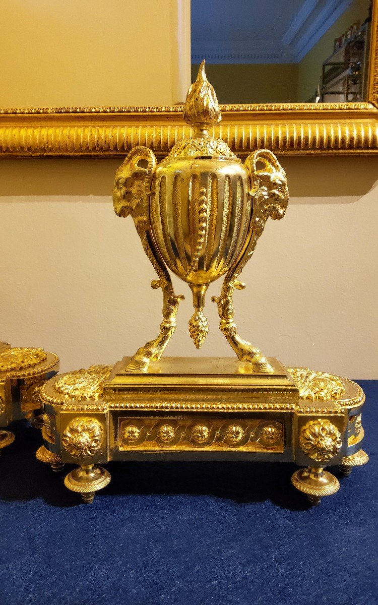 Paire De Chenets En Bronzes Dorés Style Louis XVI Aux Pots à Feux Et Béliers XIXéme _Beurdeley -photo-4