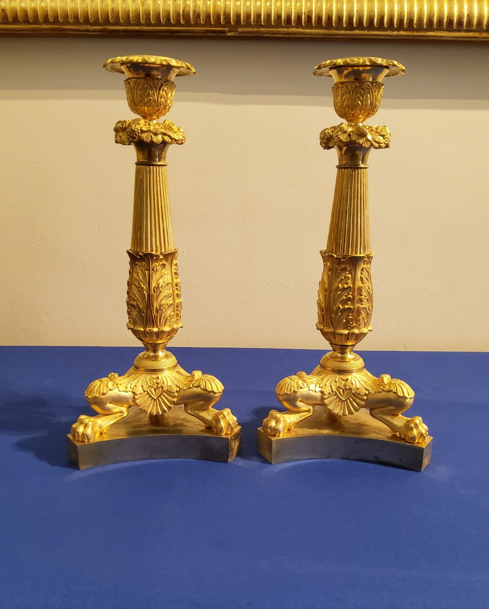 Paire De Bougeoirs à Jarrets De Lions En Bronzes Ciselés Et Dorés Epoque XIXéme