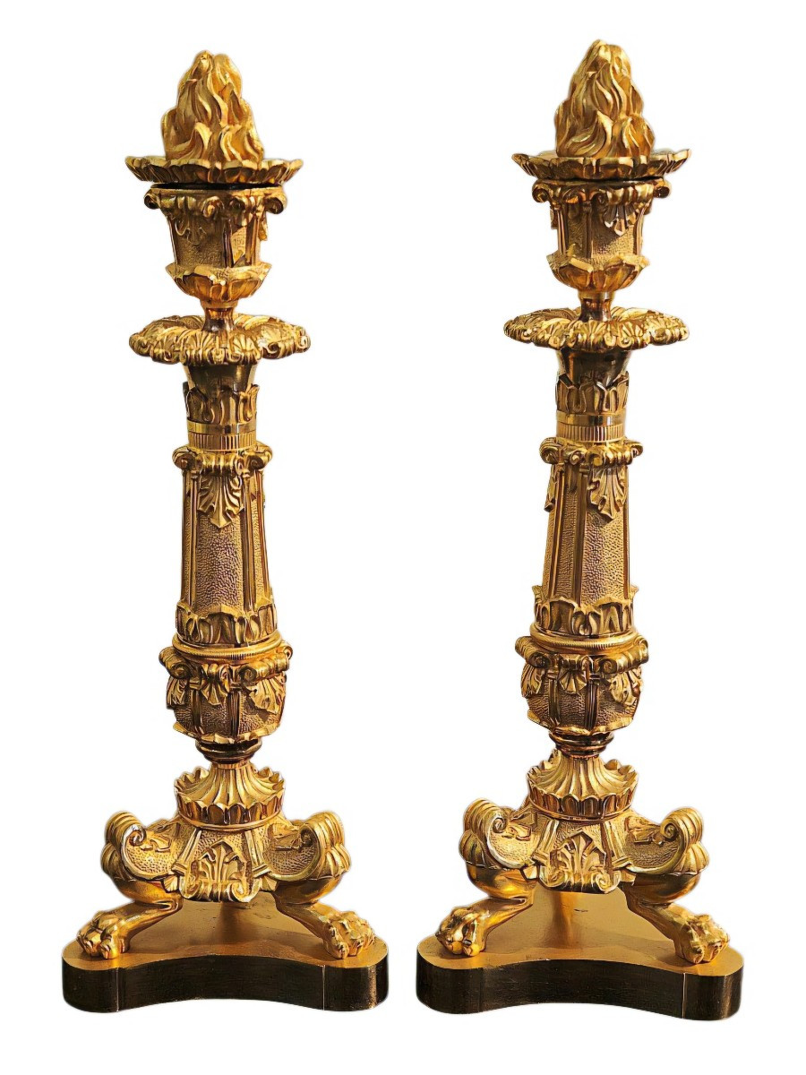 Paire de flambeaux en bronze doré d'époque Restauration, vers 1830.