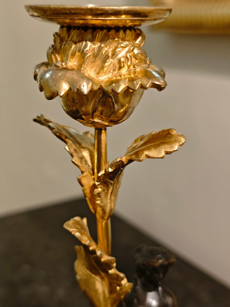 Pair Of Candlesticks With Antique Figures And Poppies In Patinated And Gilded Bronze, Directoire Period.-photo-1
