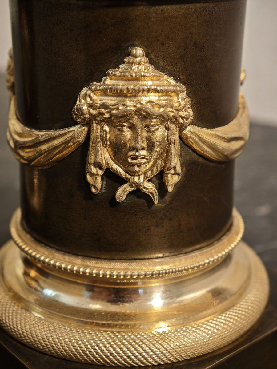 Pair Of Candlesticks With Antique Figures And Poppies In Patinated And Gilded Bronze, Directoire Period.-photo-2