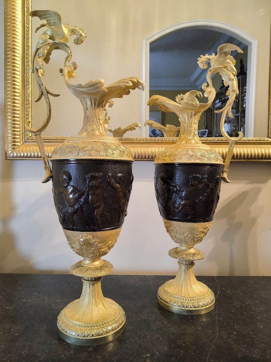 Pair Of Ewers In The Antique Style "bacchanal Of Putti And Dragons" Patinated And Gilded Bronze-photo-2