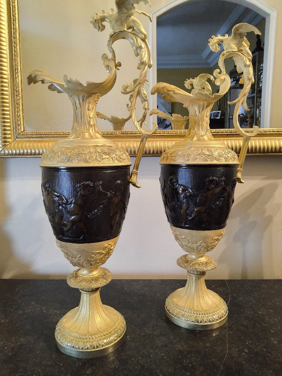 Pair Of Ewers In The Antique Style "bacchanal Of Putti And Dragons" Patinated And Gilded Bronze-photo-3