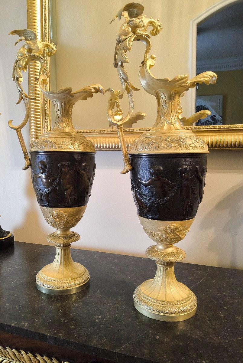 Pair Of Ewers In The Antique Style "bacchanal Of Putti And Dragons" Patinated And Gilded Bronze-photo-4