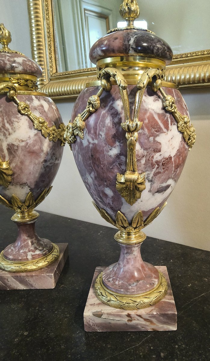 Paire de Vases Cassolettes en Marbre Violet et Bronzes dorés Style Louis XVI Fin XIXéme-photo-2