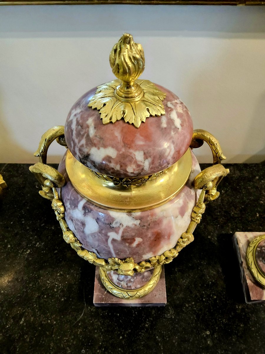 Paire de Vases Cassolettes en Marbre Violet et Bronzes dorés Style Louis XVI Fin XIXéme-photo-4