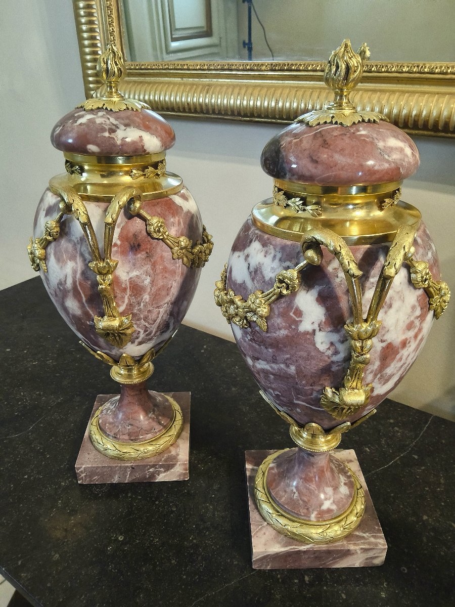 Paire de Vases Cassolettes en Marbre Violet et Bronzes dorés Style Louis XVI Fin XIXéme-photo-2
