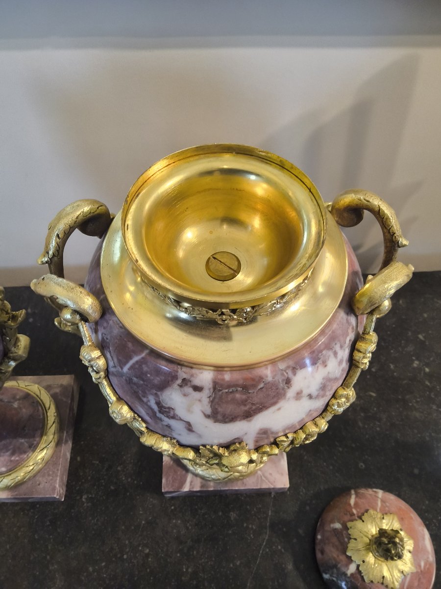 Paire de Vases Cassolettes en Marbre Violet et Bronzes dorés Style Louis XVI Fin XIXéme-photo-3