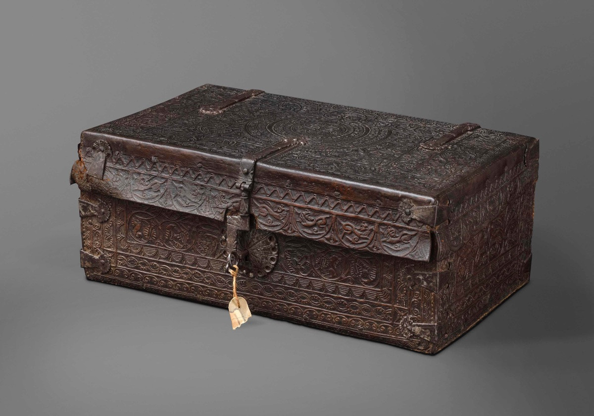 Boiled Leather Trunk - Spain, 17th Century-photo-2