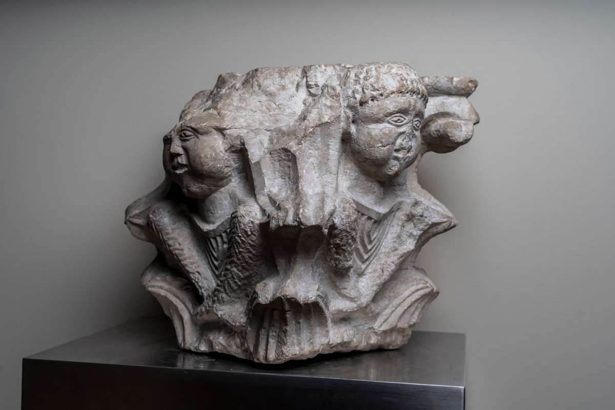 Romanesque Capital Depicting Four Africans - Apulia, 13th Century-photo-1