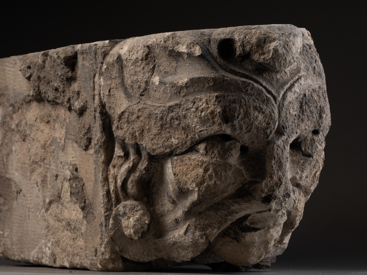 Rare Corbel With Foliate Mask Known As "green Man" - France, 14th Century -photo-2