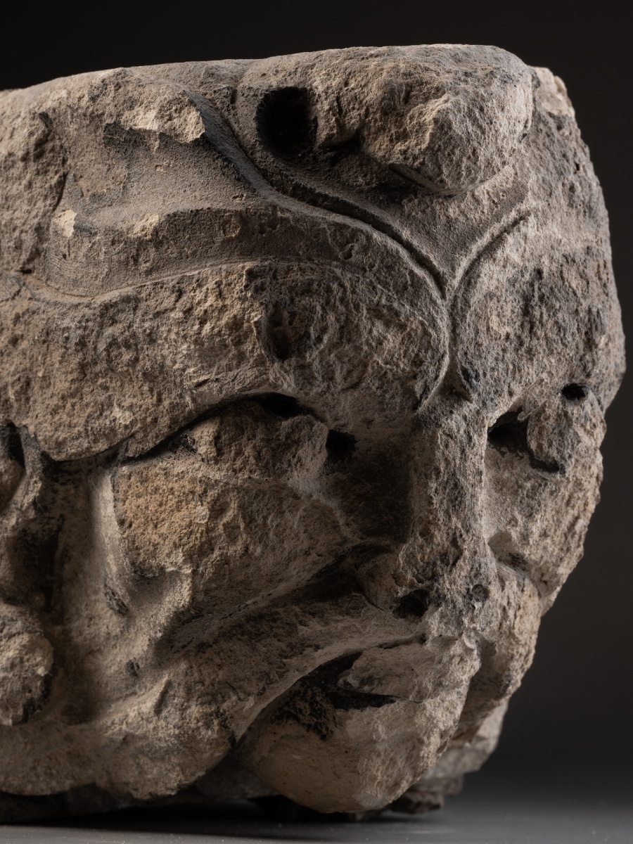 Rare Corbel With Foliate Mask Known As "green Man" - France, 14th Century -photo-3