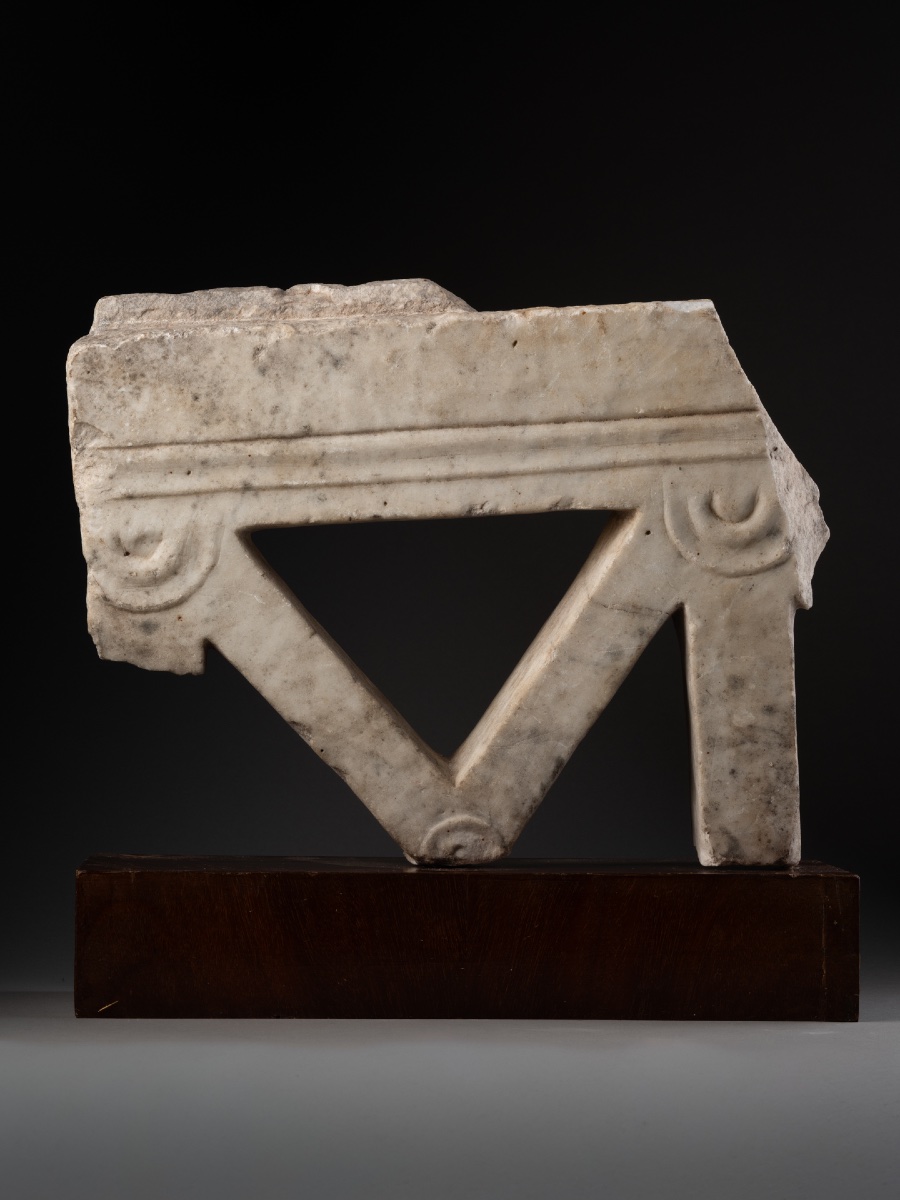 Fragment d’architecture en mabre  - Empire romain, Ier siècle apr. J.-C.-photo-2