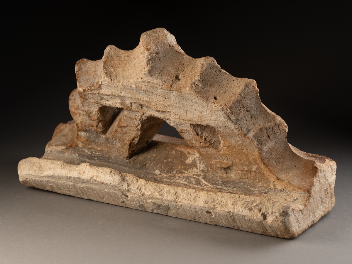 Trilobed Gable With Plain Copings -  france, 14th -photo-3