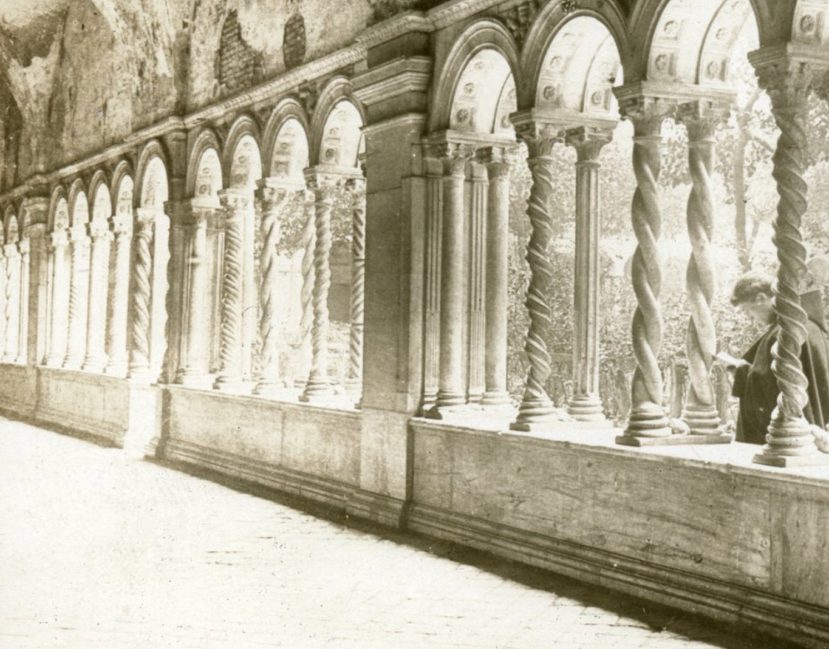 Twisted Cloister Column With Crocket Capital - Italy, 14th Century-photo-3