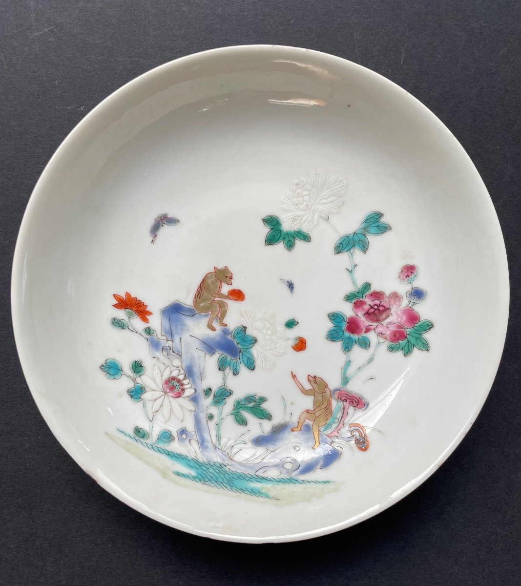 China XVIII° Rare Signature Porcelain Plate With Six Characters In A Double Circle