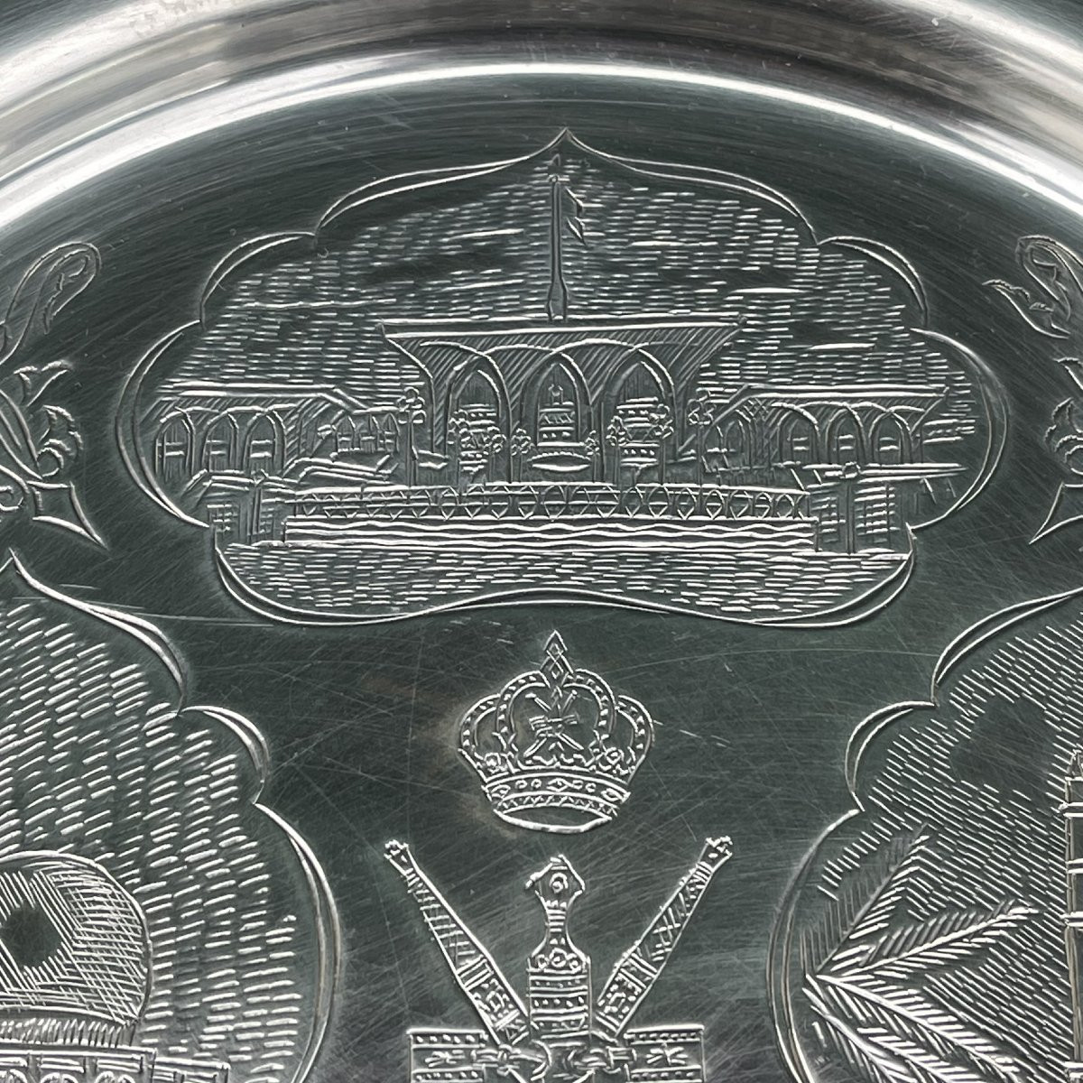 Silver Plate From The Sultanate Of Oman - Diplomatic Gift - 810 Grams - Historical Souvenir-photo-1