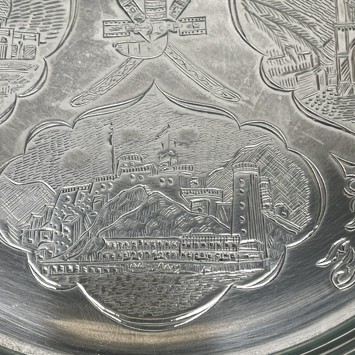 Silver Plate From The Sultanate Of Oman - Diplomatic Gift - 810 Grams - Historical Souvenir-photo-4