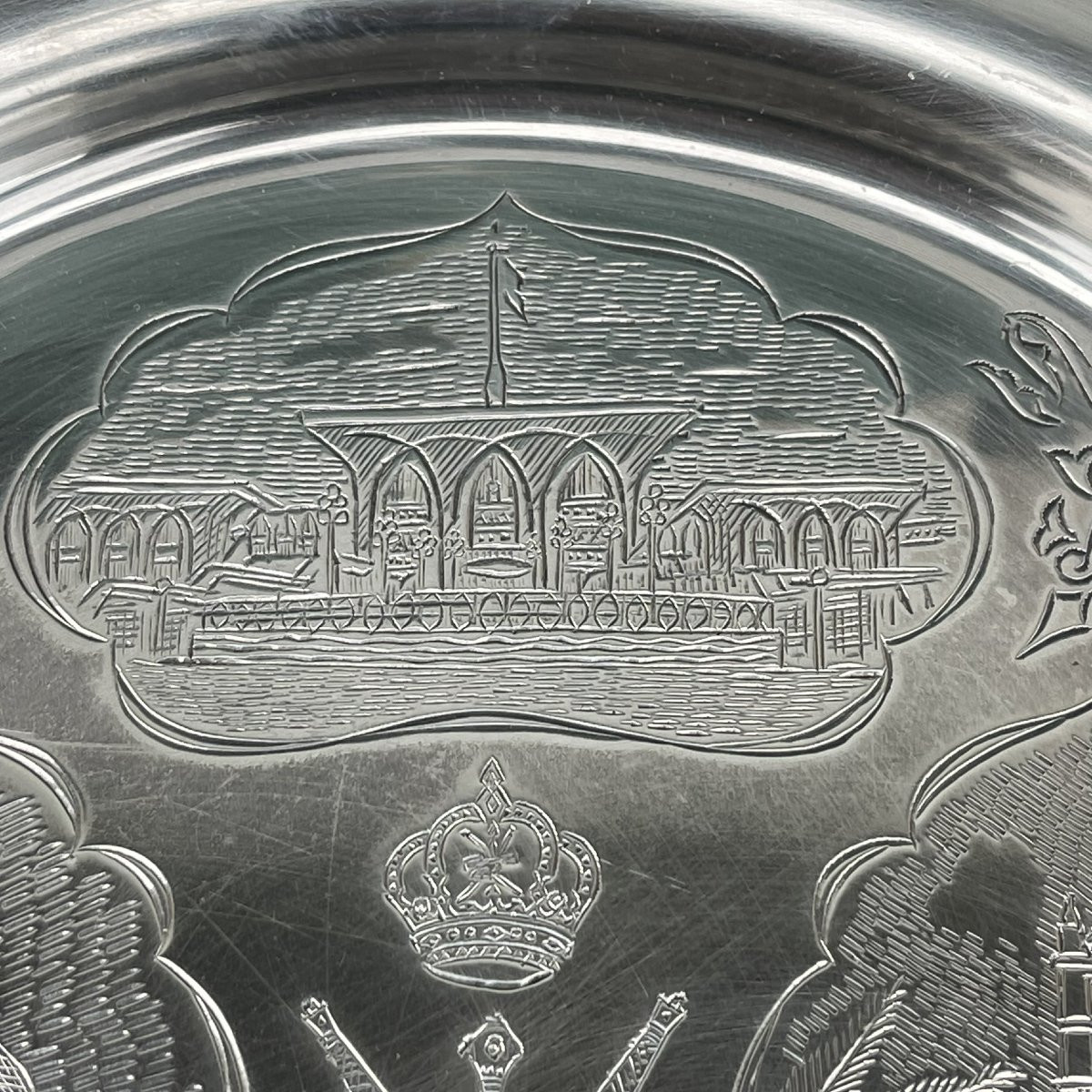 Silver Plate From The Sultanate Of Oman - Diplomatic Gift - 810 Grams - Historical Souvenir-photo-5