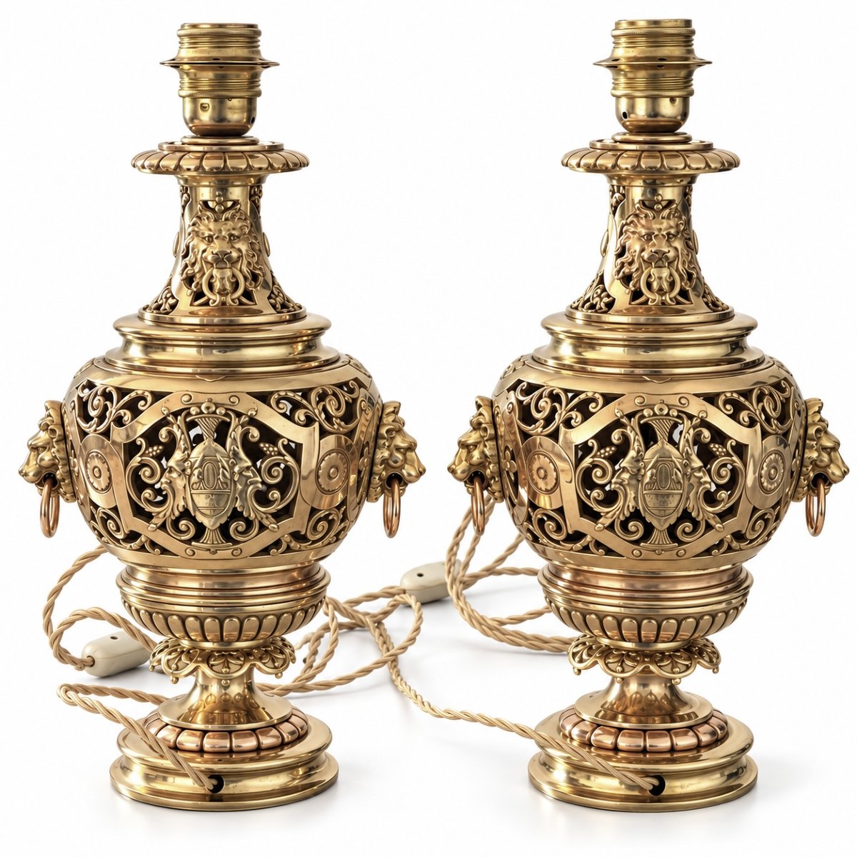 Paire de lampes en bronze ajouré - XIXème siècle - Hauteur du pied : 40 cm-photo-3