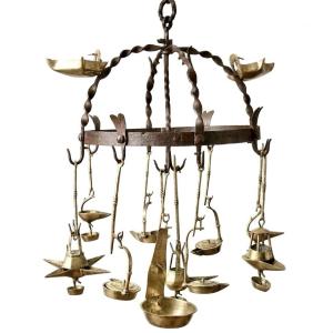 Serviteur de cuisine suspendu en fer forgé garni de lampes à huile, fin du XIXe siècle