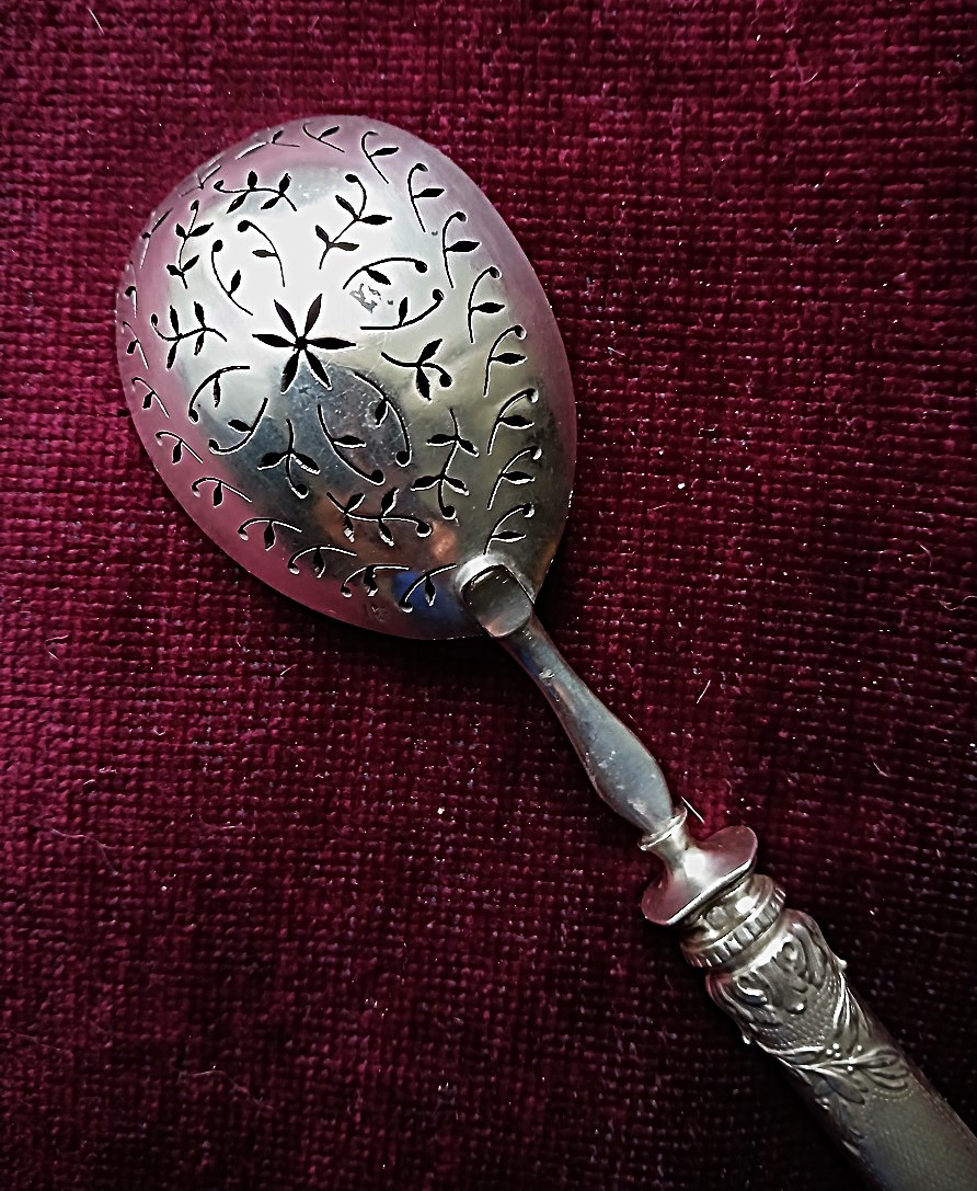 Cuillère à saupoudrer en argent XIX -photo-3