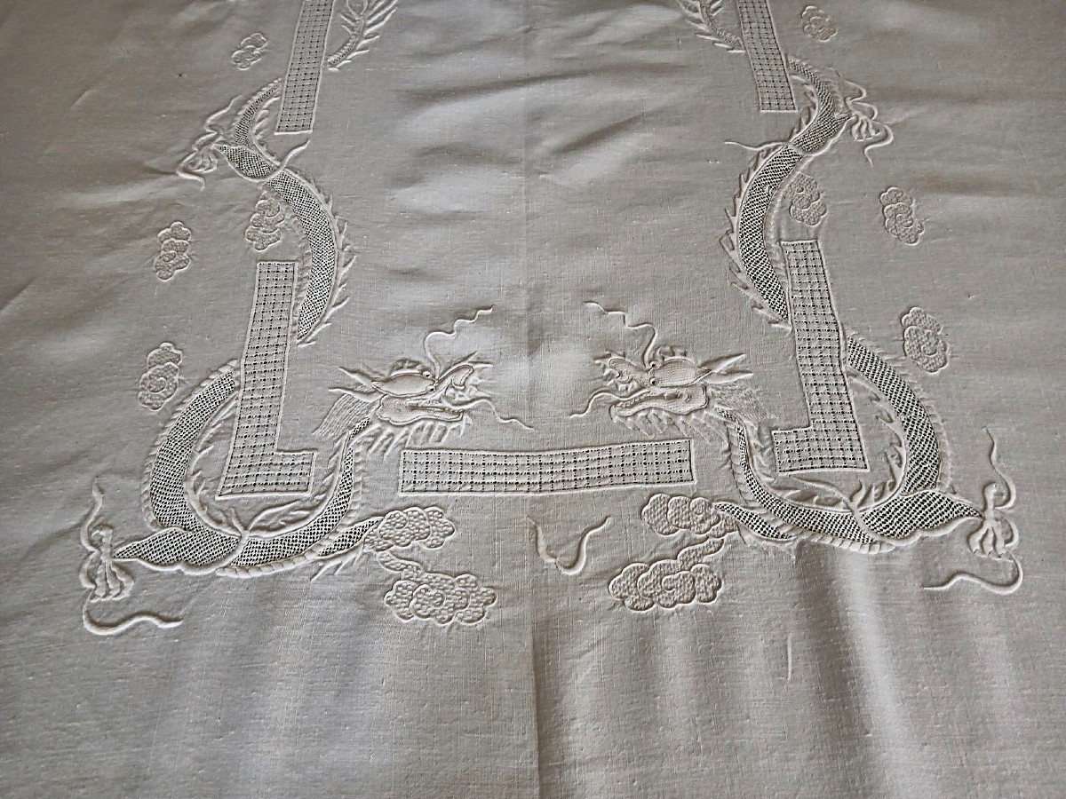 Nappe brodée à la main-photo-2