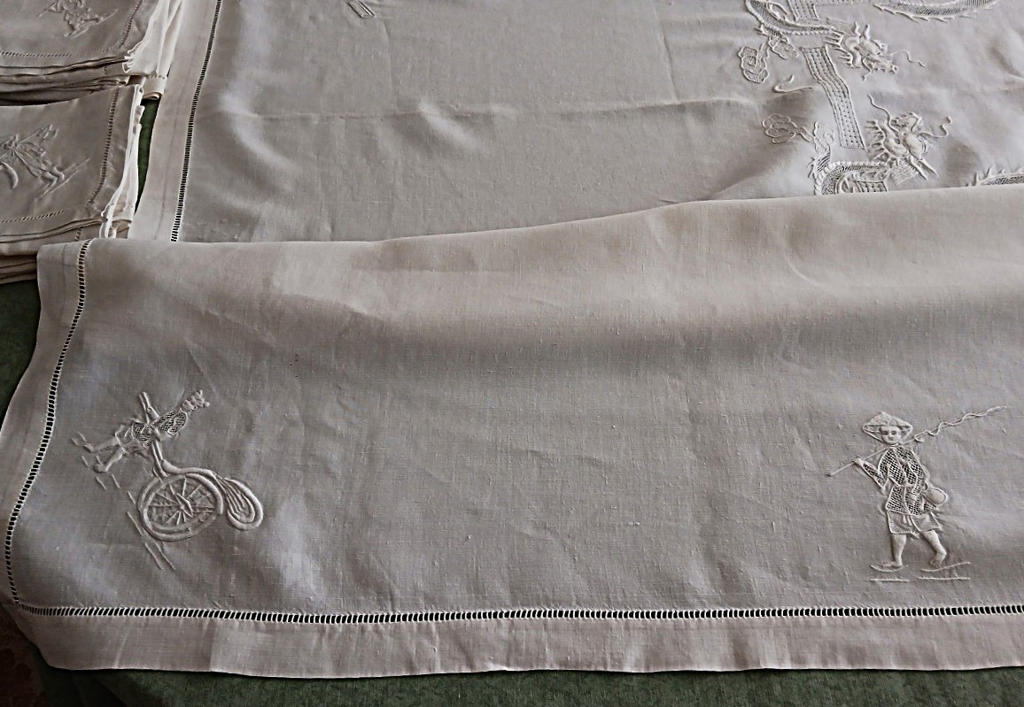 Nappe brodée à la main-photo-7