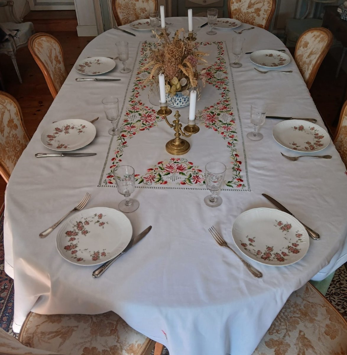 Hand-embroidered Tablecloth On XX Linen 