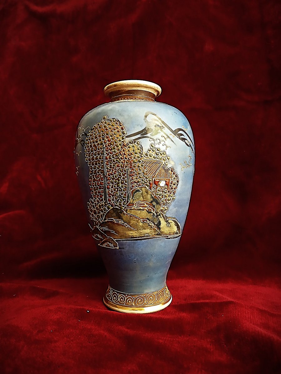 Vase japonais ancien Satsuma à fond bleu-photo-2