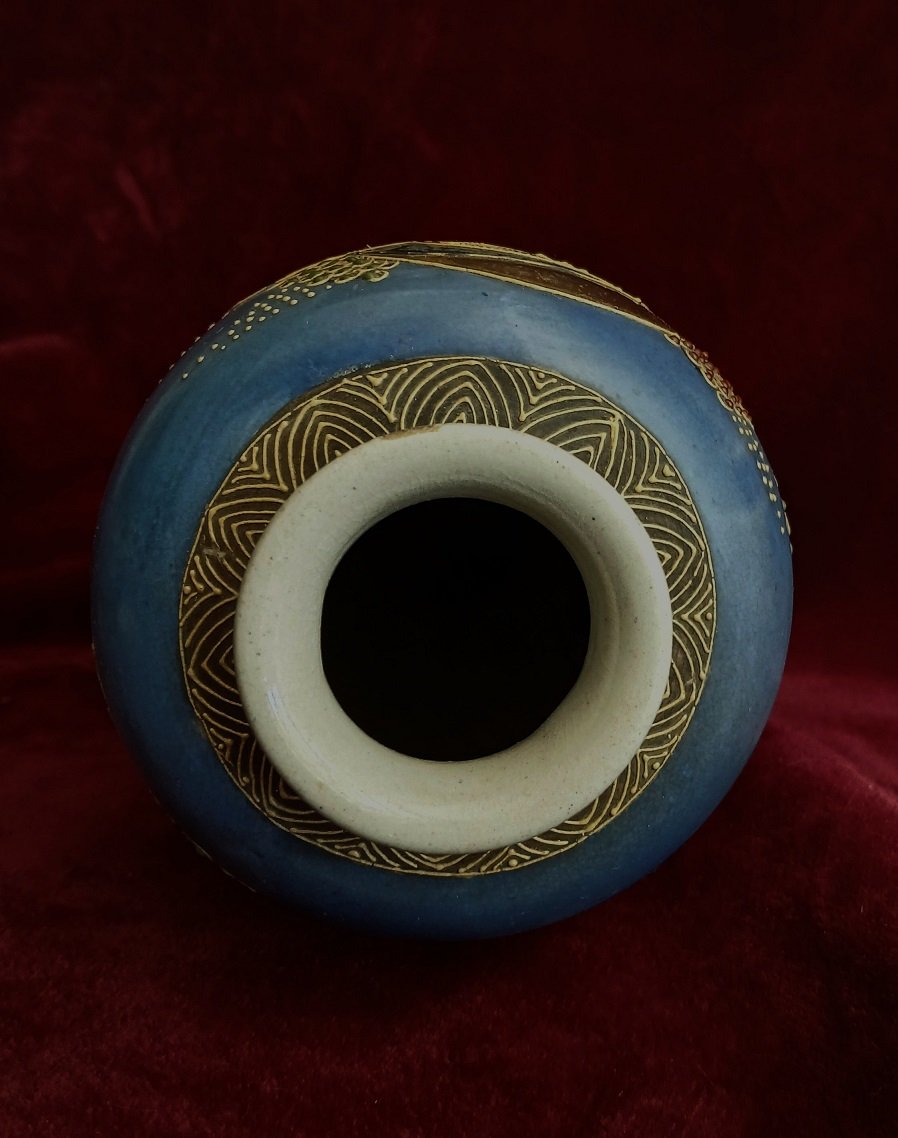Vase japonais ancien Satsuma à fond bleu-photo-1