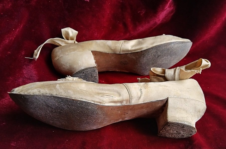 Late 19th-century Wedding Shoes-photo-1