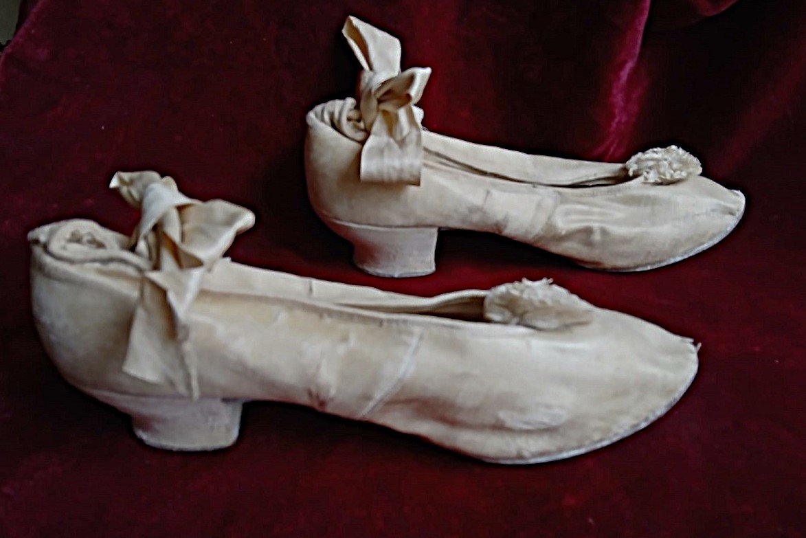 Late 19th-century Wedding Shoes-photo-2