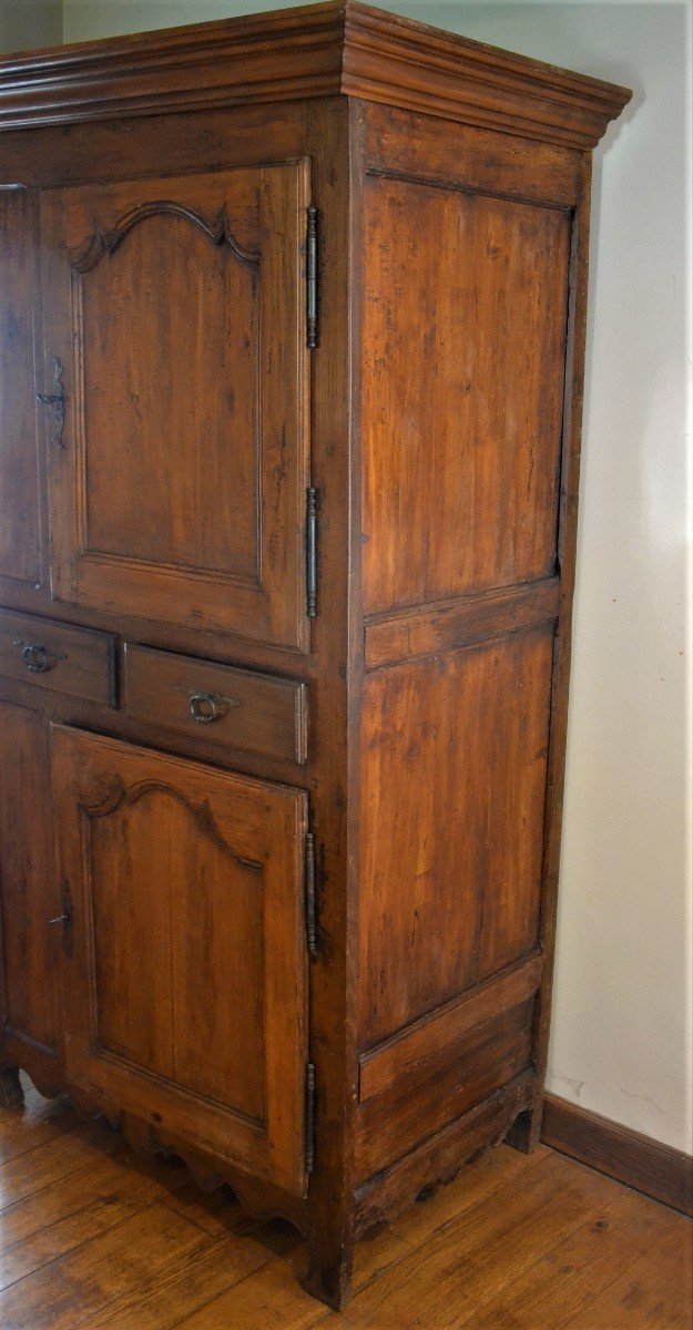 Cabinet Or Standing Man-photo-2