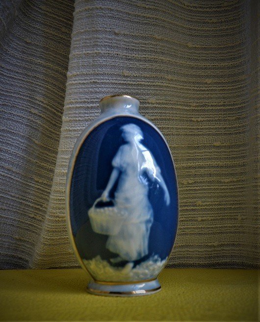 Porcelain Vase-photo-2