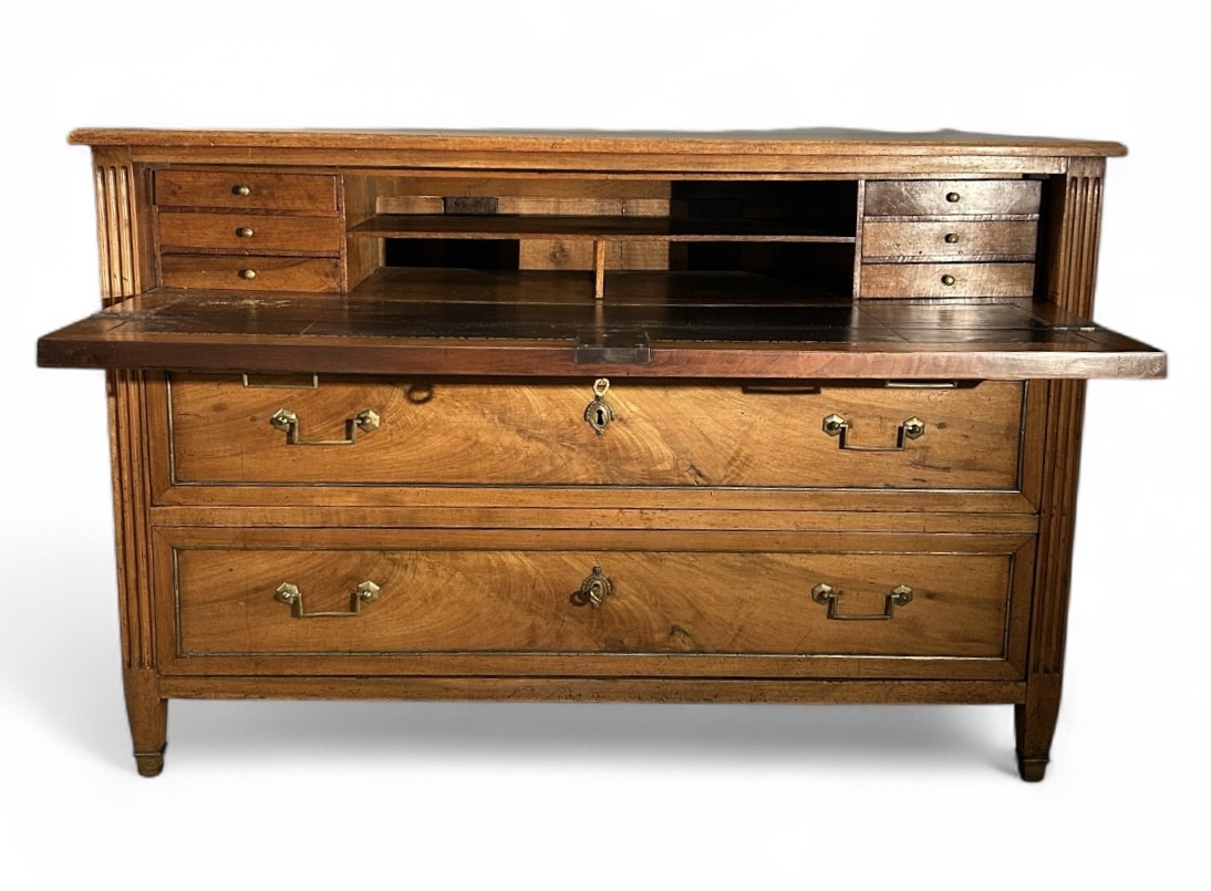 Louis XVI Period Chest Of Drawers - Walnut