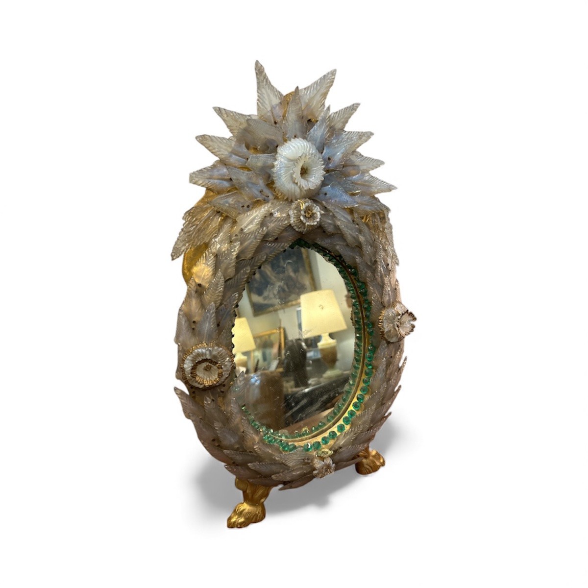 Miroir à poser, italien vénitien Murano, vers 1940, à décor de fleurs, de feuilles et de perles