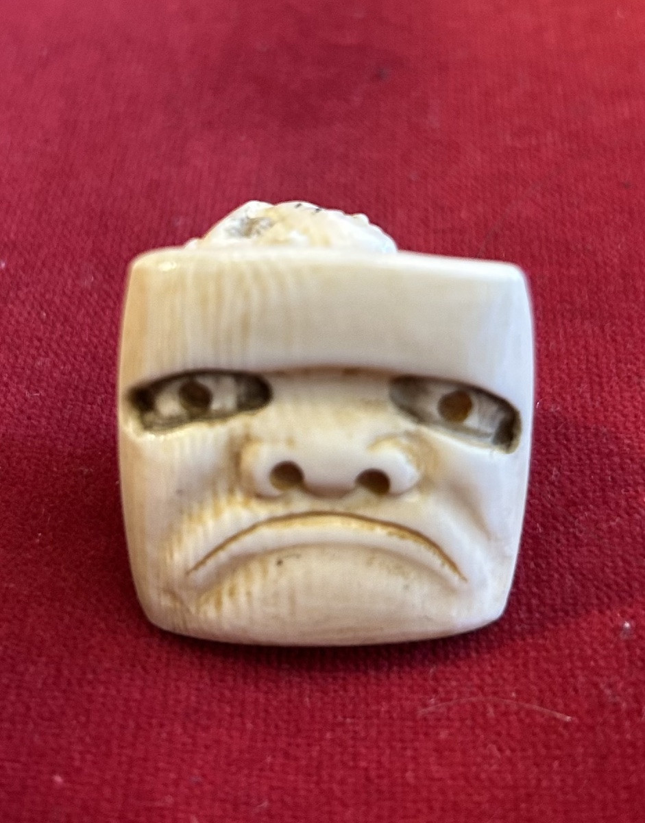 Netsuke Japon fin 19ème Personnage souriant portant un masque sévère   Théâtre Nô-photo-2