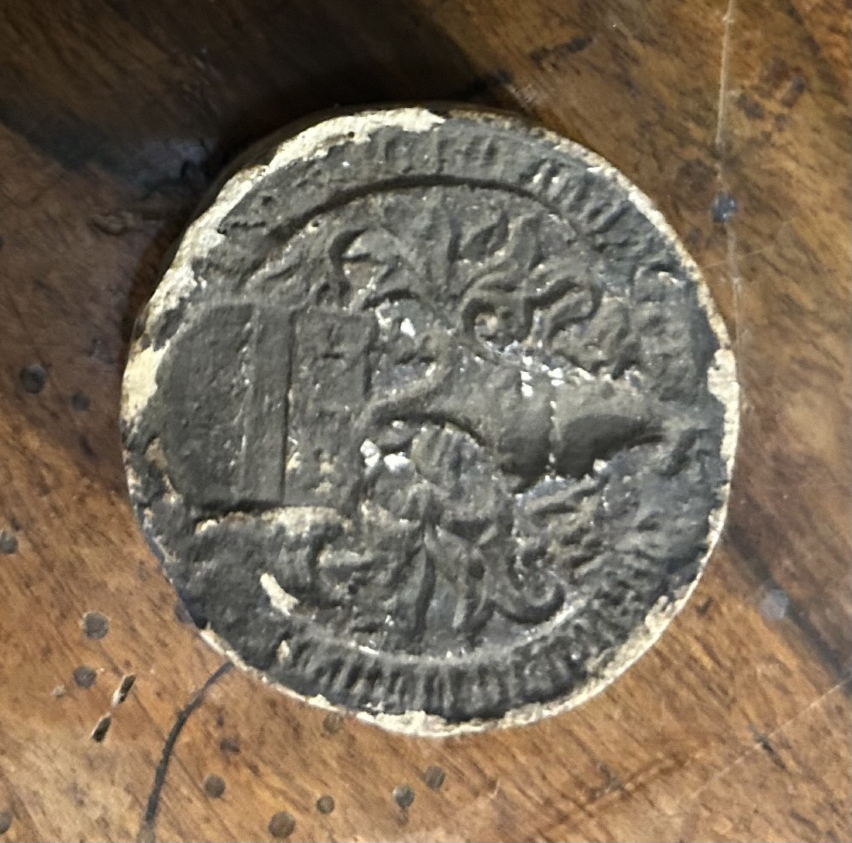 Moulages de sceaux médiévaux 19 eme  Héraldique. Maison de Laval Empreintes sigillographiques-photo-2