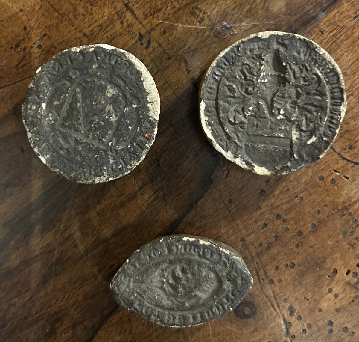 Moulages de sceaux médiévaux 19 eme  Héraldique. Maison de Laval Empreintes sigillographiques